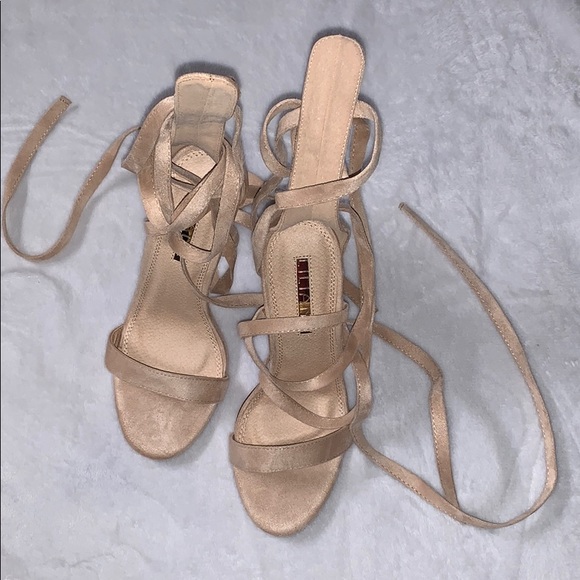 Liliana Shoes - Beautiful strap around high heels!